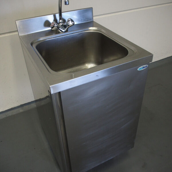 Stainless steel sink