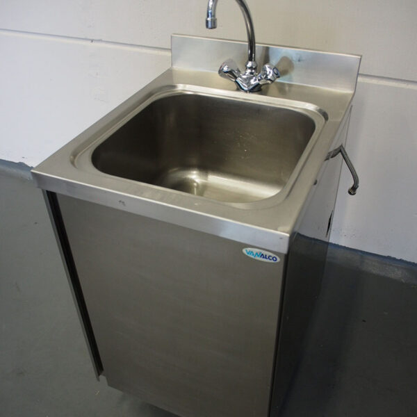 Stainless steel sink