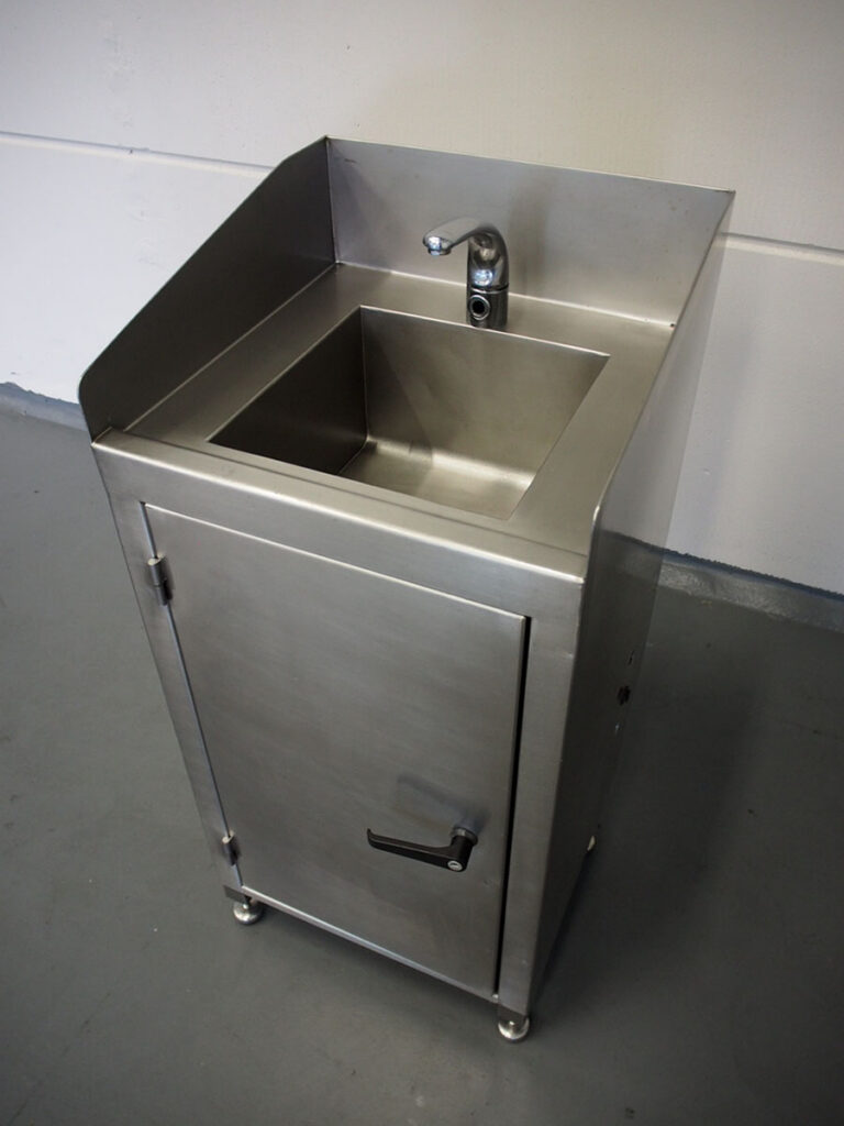 Stainless steel sink