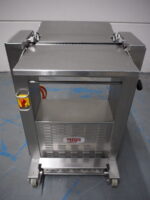 Maja skinning machine
