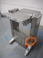 Maja skinning machine