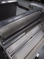 Maja skinning machine
