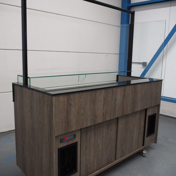 Mobile cooling cabinet